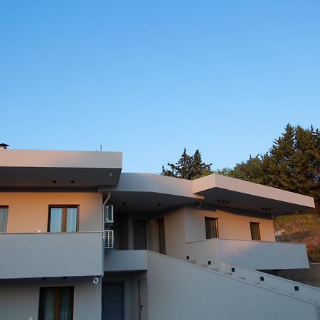 Νεακιτοσ Luxury Apartments Nikiti  Exterior photo