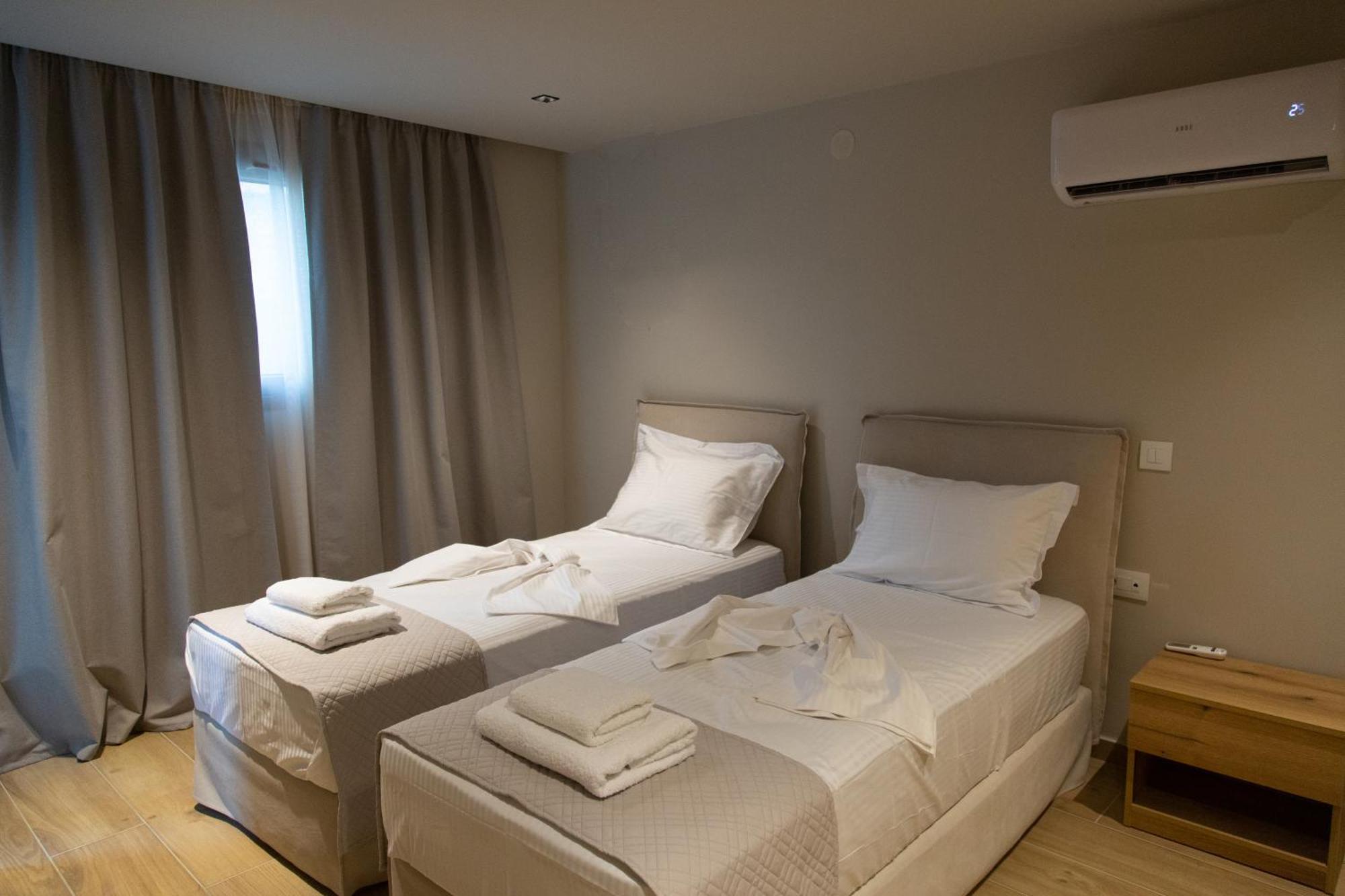 Νεακιτοσ Luxury Apartments Nikiti  Exterior photo